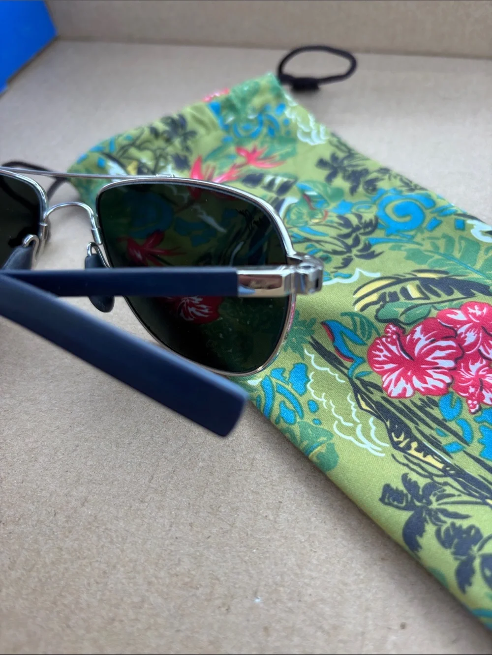 Maui Jim Polarized Aviator Sunglasses Silver Blue Frame w/ Case & Cleaning Pouch